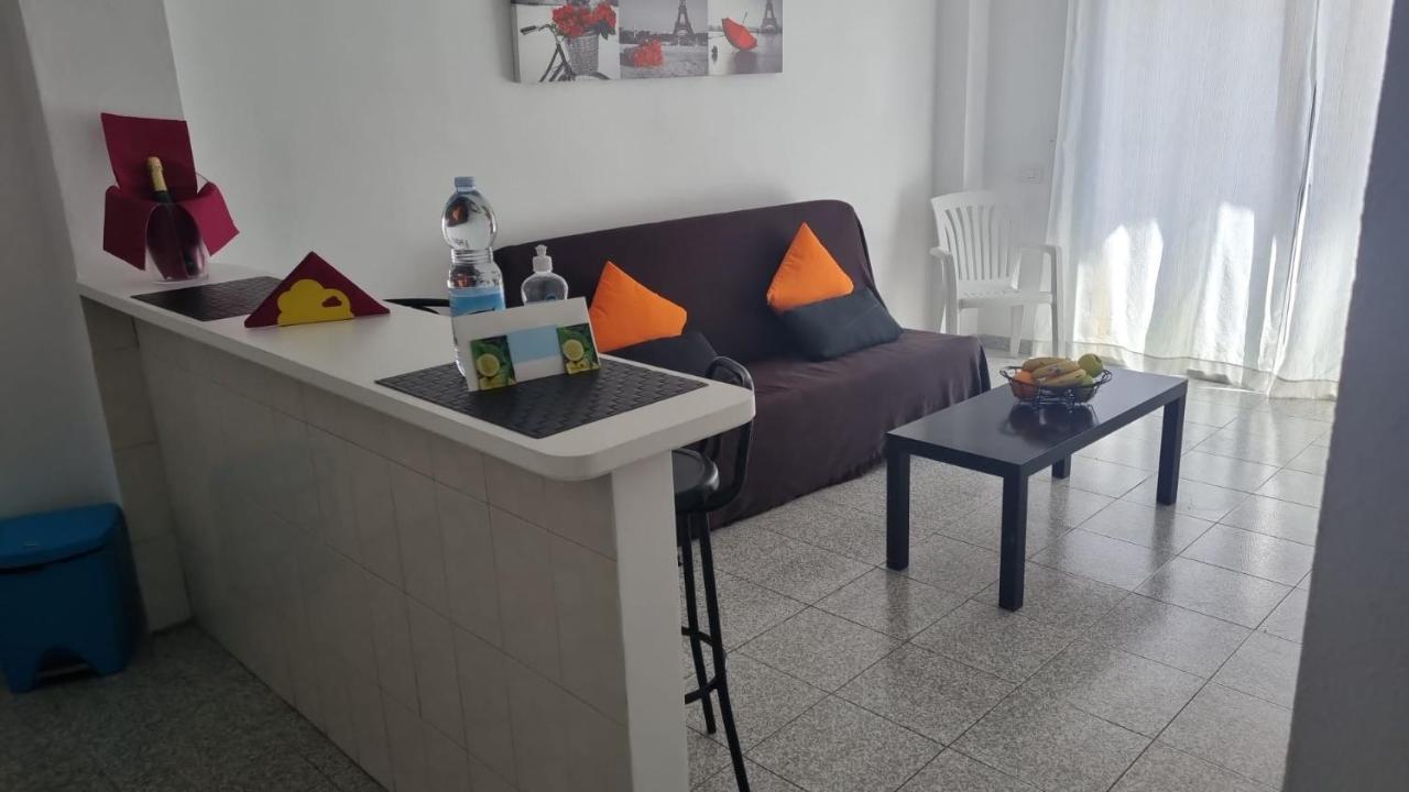 Vivienda Vacacional A 50 Metros De La Playa Puerto de Santiago  Buitenkant foto